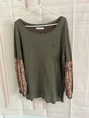 We The Free Olive Long Sleeve Top with Printed Pink Mix Sleeves. NWOT
